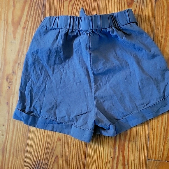 Shorts - Picture 2 of 3